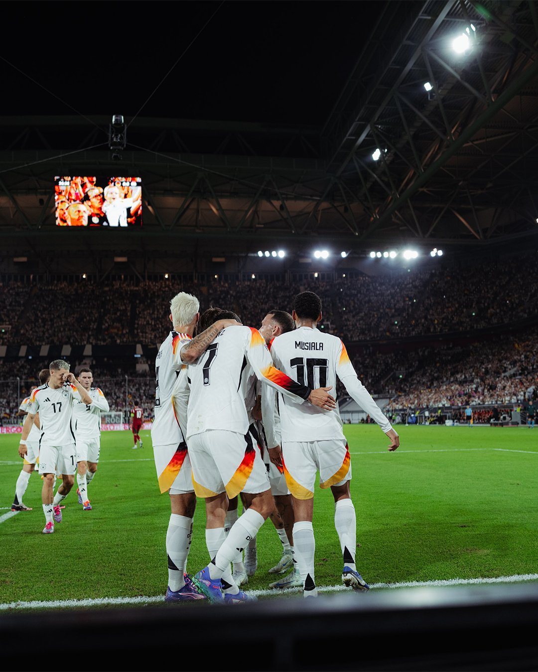 欧洲杯预选赛火爆开战，球场激战连连