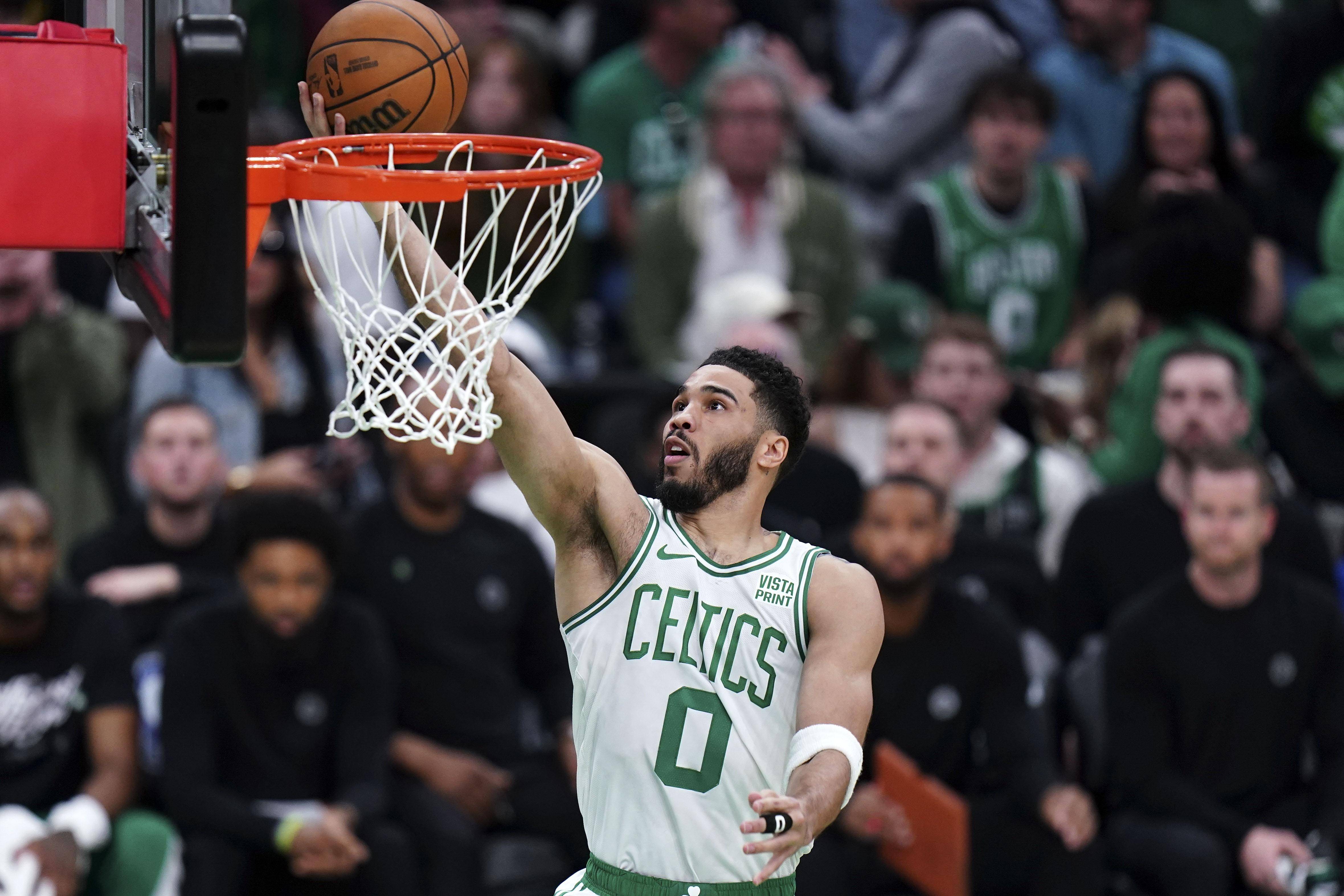 独行侠轻取天津队，塔图姆状态火热