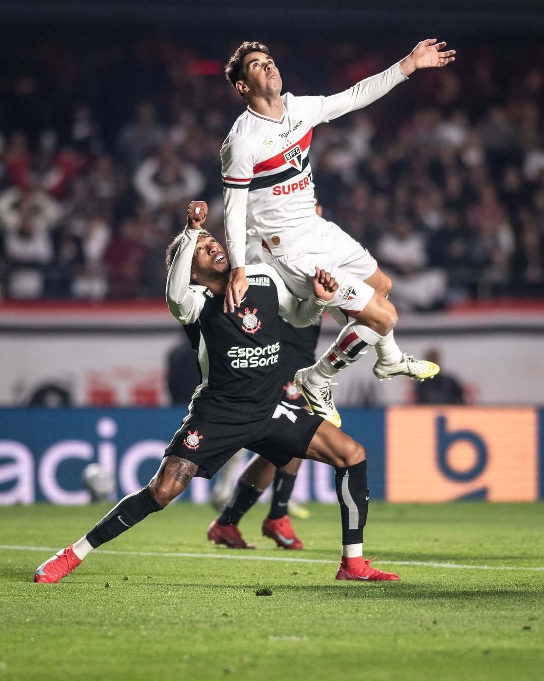 德国队勇夺半决赛胜利，冲击冠军宝座