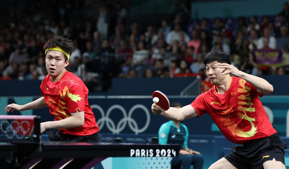 IM体育下载-法国队横扫英格兰队，王皓扛起全队