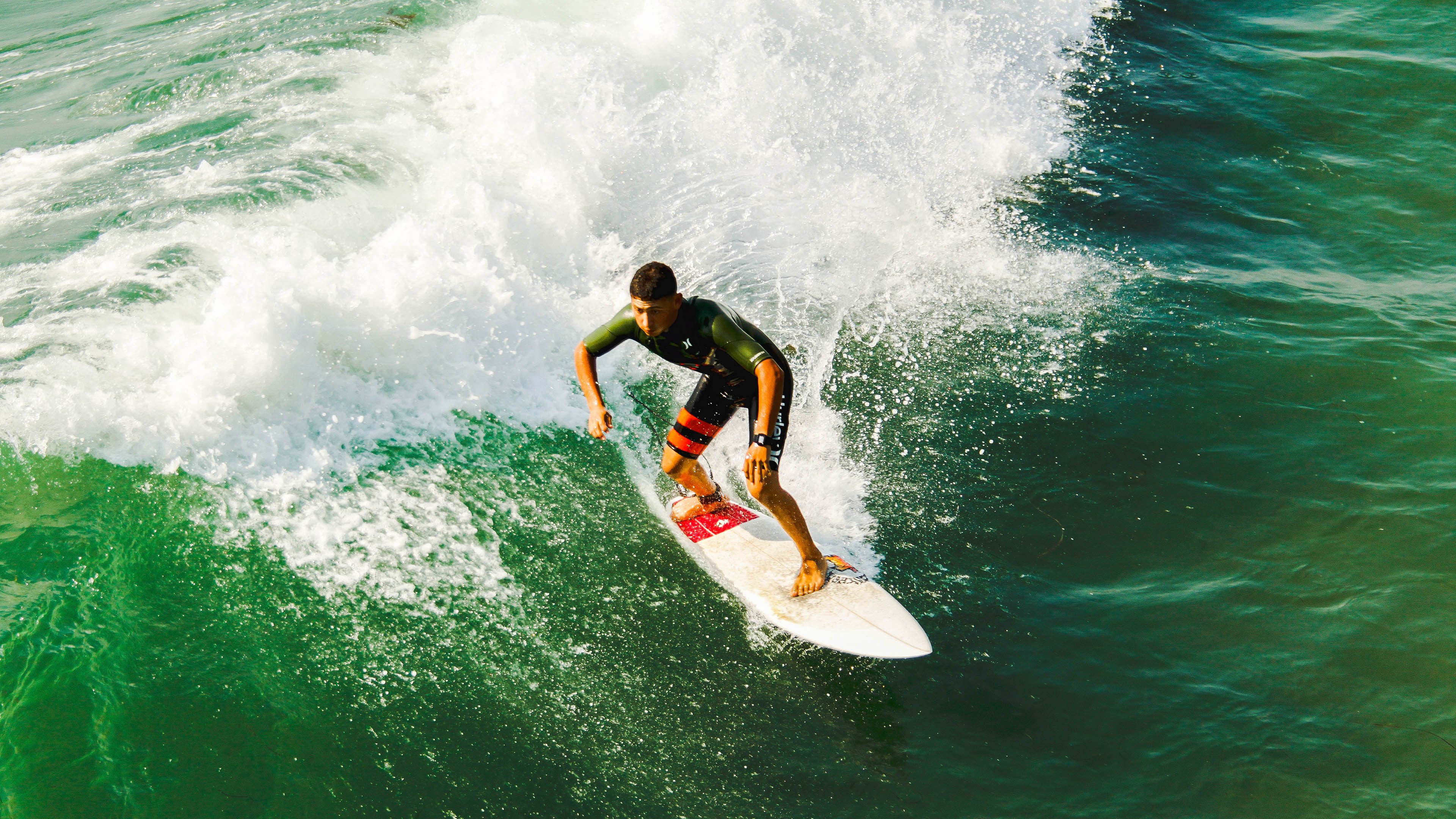 IM体育赛事直播入口-福登爆发引领英格兰破局，阿尔及利亚关键战突围卡塔尔世界杯