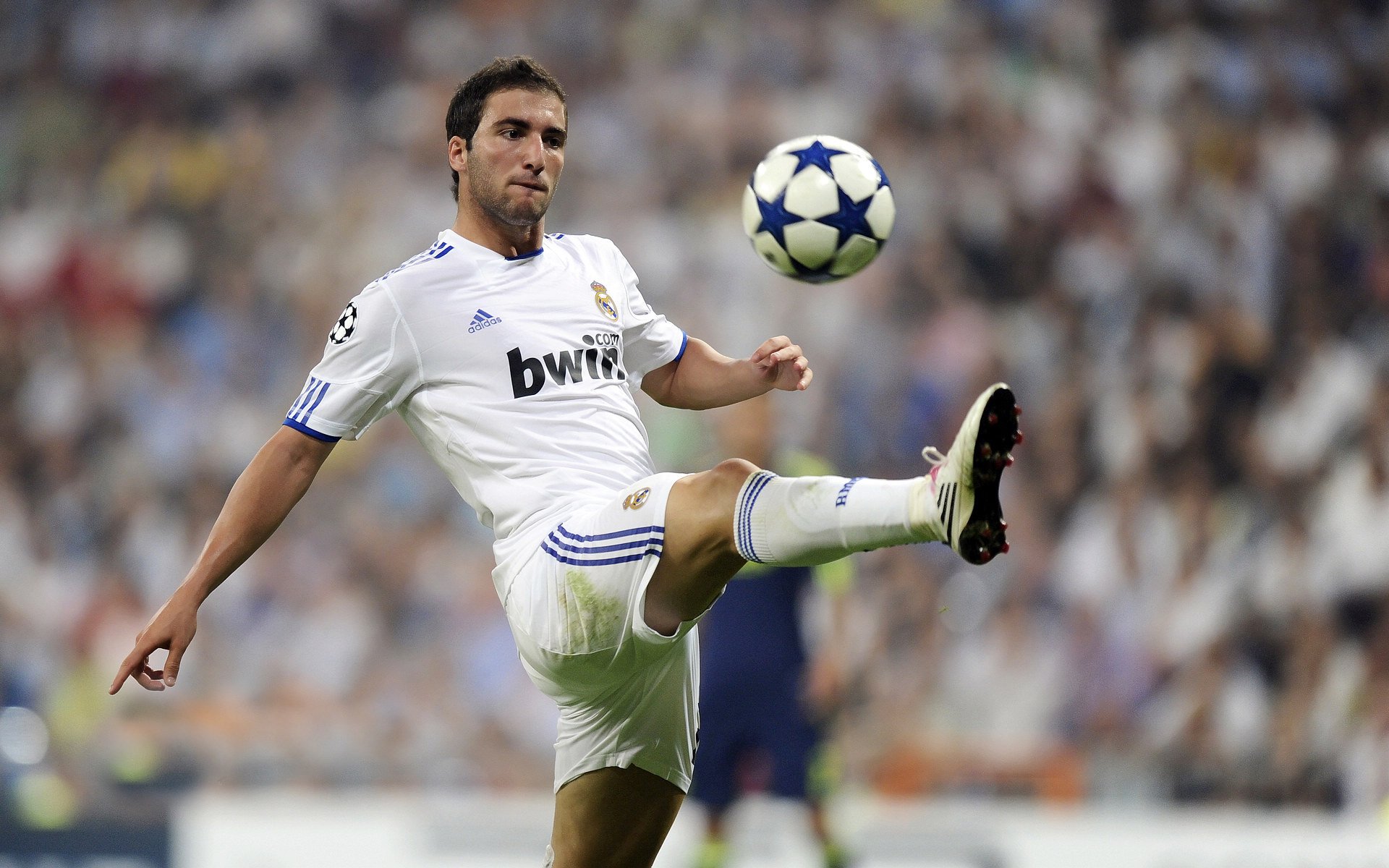 基耶萨全程高能输出,瑞士战术碾压阿尔及利亚—现代足球的完美战术样本